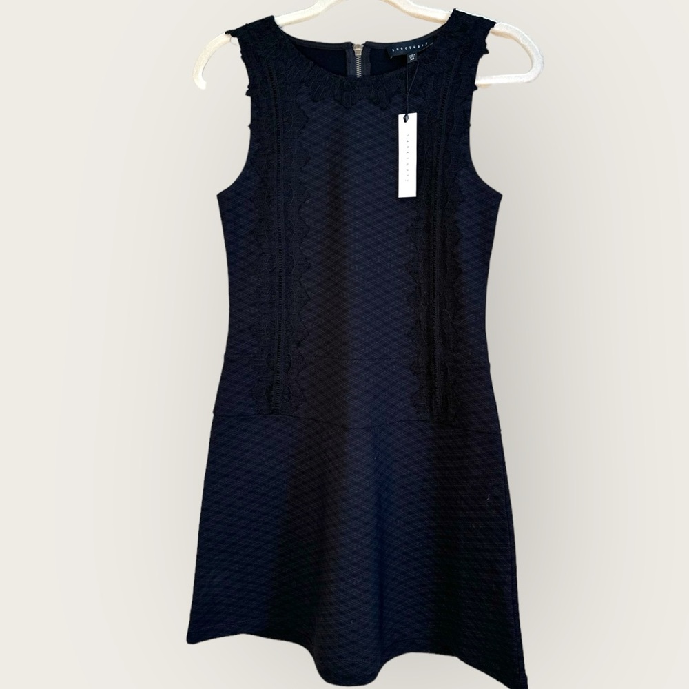 Sanctuary NWT sz XS lace black detail sheath mini dress , zipper back